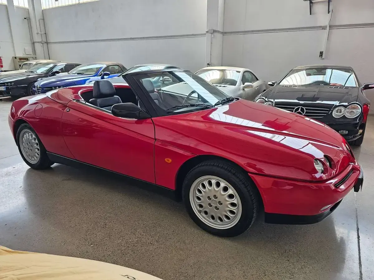 Usata Alfa Romeo Spider Lusso 150 CV (110 kW) 1996 Rosso Cabrio