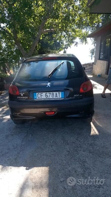 Usata Peugeot 206 68 CV (50 kW) 2003 Nero Utilitaria