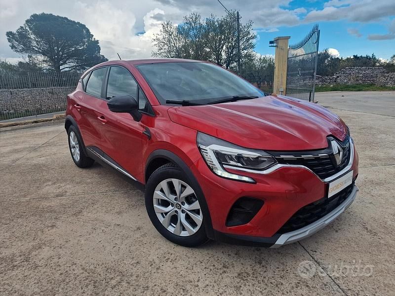 Usata Renault Captur 116 CV (85 kW) 2020 Rosso SUV