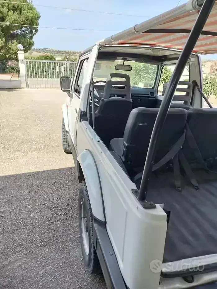Usata Suzuki Samurai 69 CV (50 kW) 1997 Bianco SUV