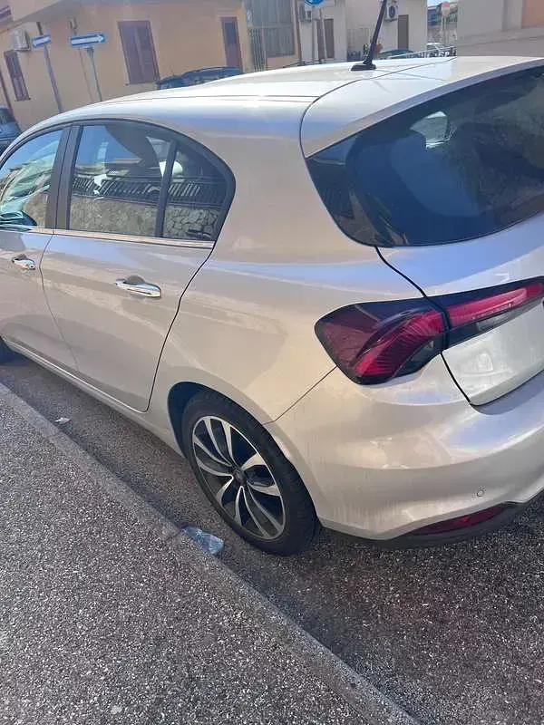 Usata Fiat Tipo Lounge 95 CV (69 kW) 2019 Argento Berlina