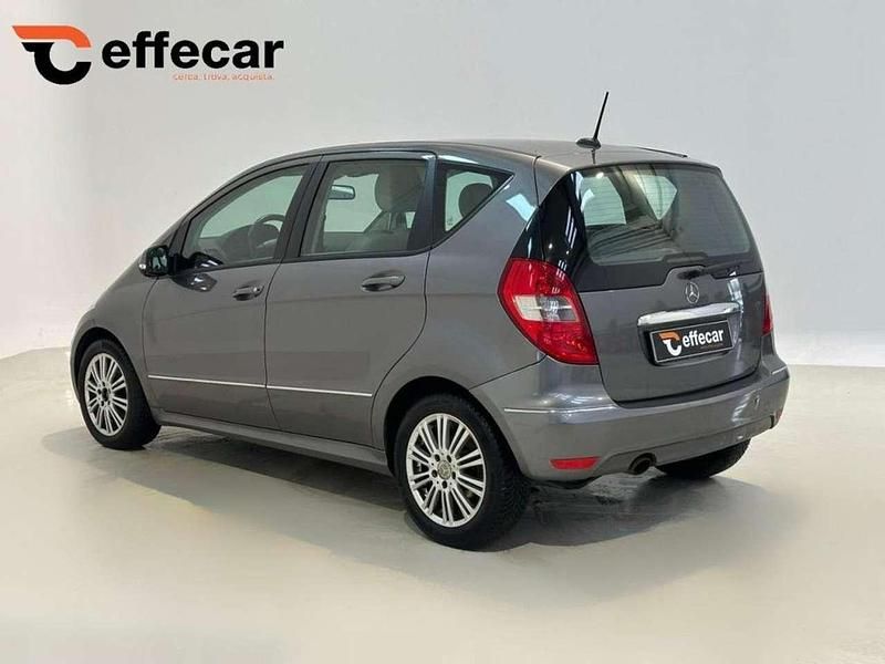 Usata Mercedes A180 Elegance 116 CV (85 kW) 2010 Grigio Berlina