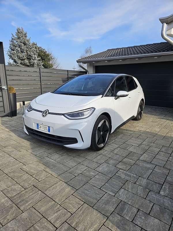 Usata 2023 VW ID.3 Pro Utilitaria | 30.500 € (Cara) - Immagine 1/4