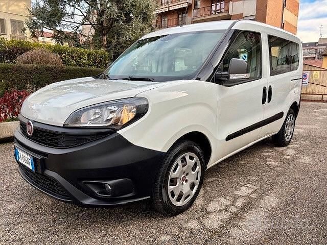 Usata Fiat Doblò Easy 95 CV (69 kW) 2020 Bianco Monovolume