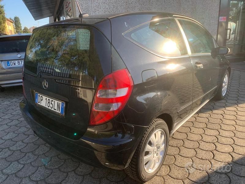 Usata Mercedes A180 Avantgarde 108 CV (79 kW) 2005 Nero Coupé