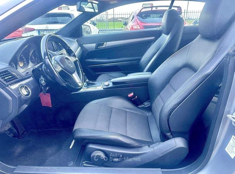 Usata Mercedes E220 170 CV (125 kW) 2012 Argento Coupé