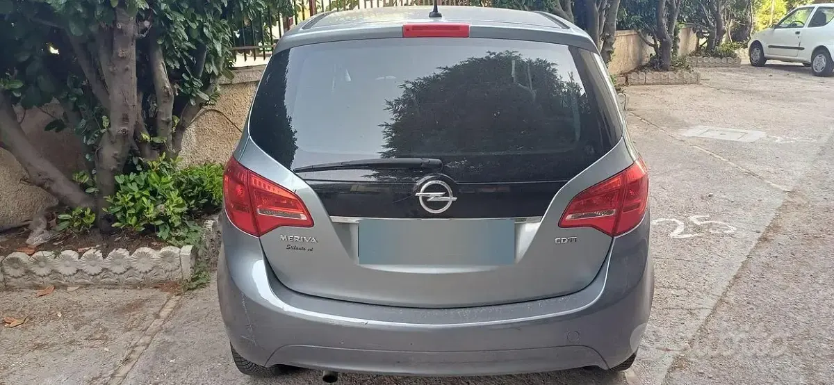 Usata Opel Meriva Cosmo 110 CV (80 kW) 2011 Grigio Monovolume