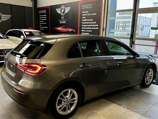 Usata Mercedes A180 Business 116 CV (85 kW) 2018 Grigio Berlina
