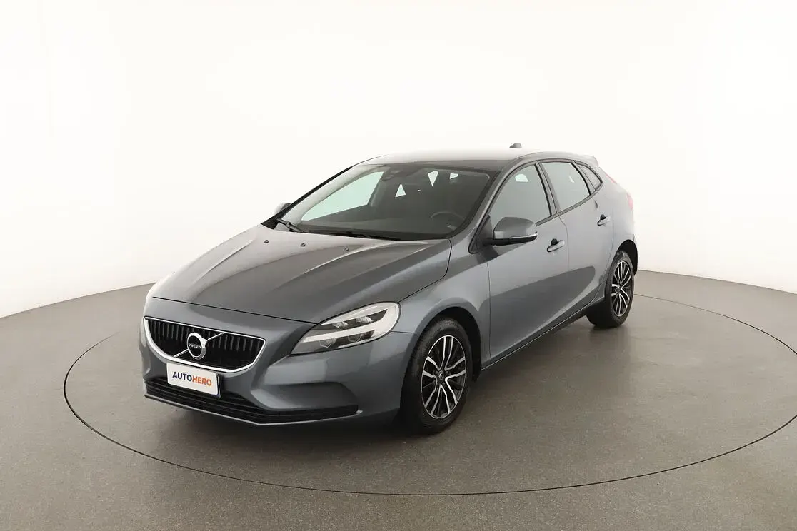 Usata Volvo V40 Momentum 150 CV (110 kW) 2017