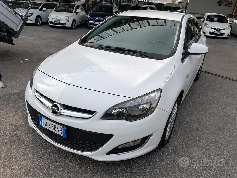 Usata Opel Astra Cosmo 140 CV (102 kW) 2015 Bianco Berlina