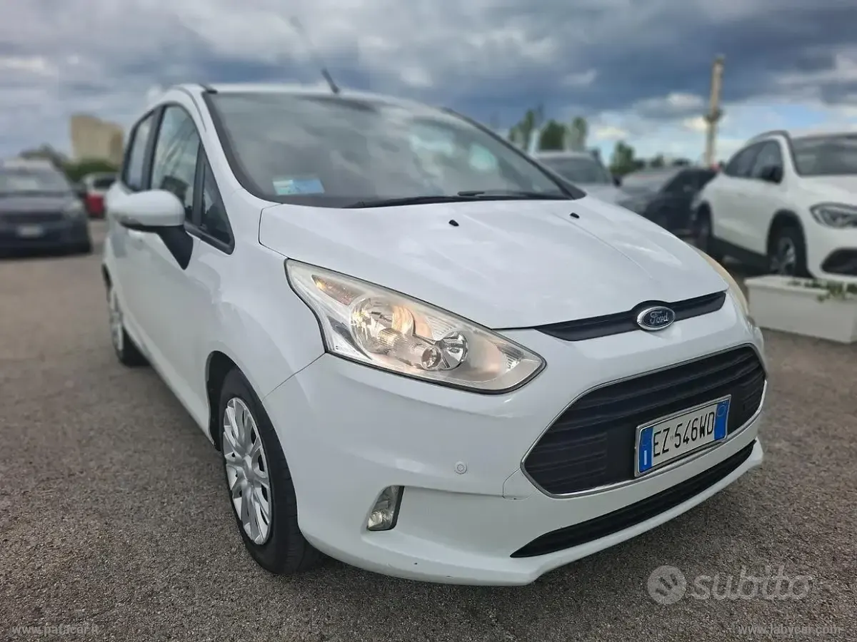 Usata Ford B-MAX Titanium 90 CV (66 kW) 2015 Bianco Monovolume