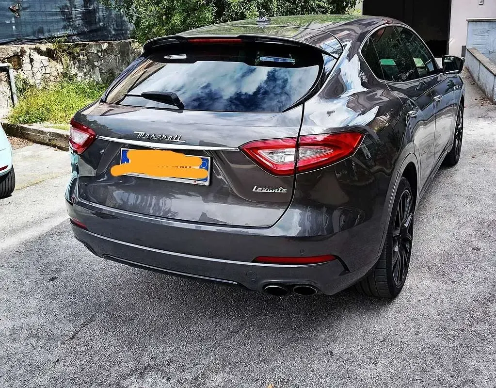 Usata Maserati Levante 430 CV (316 kW) 2016 Grigio SUV