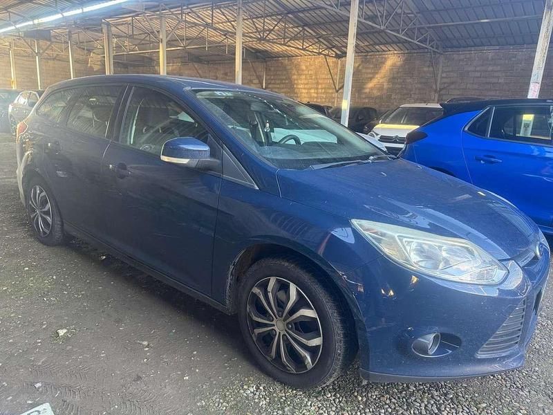 Usata Ford Focus Individual 116 CV (85 kW) 2014 Blu/azzurro Station wagon