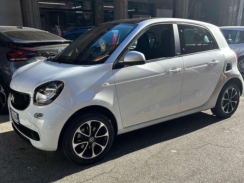 Bianco Usata 2016 Smart ForFour Passion Utilitaria | 8000 € (Super prezzo) - Immagine 1/4
