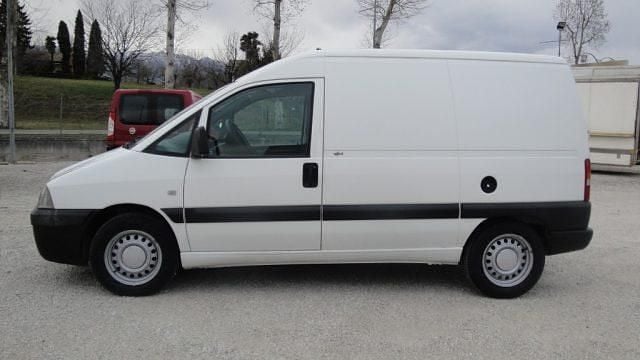 Usata Fiat Scudo 94 CV (69 kW) 2006 Bianco pastello Furgone
