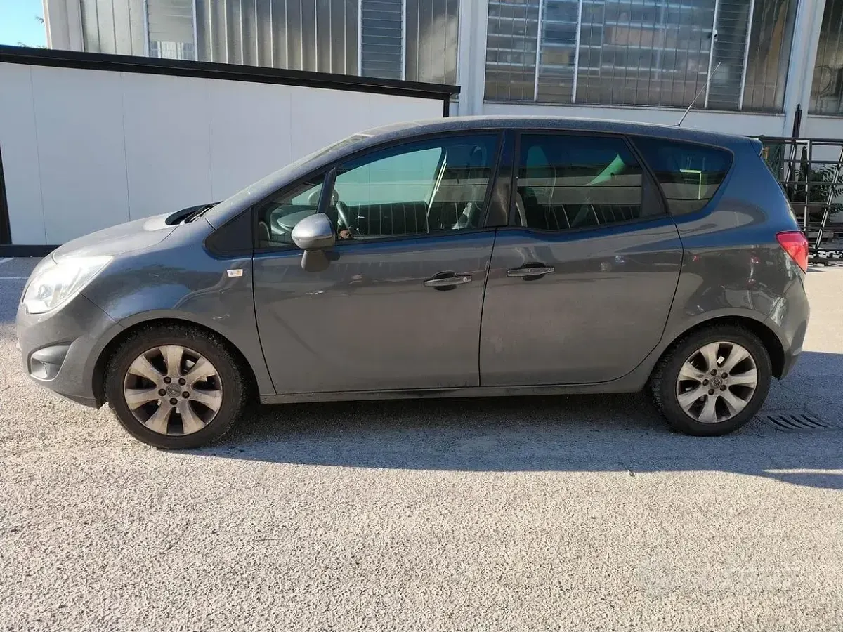 Usata Opel Meriva 120 CV (88 kW) 2012 Monovolume