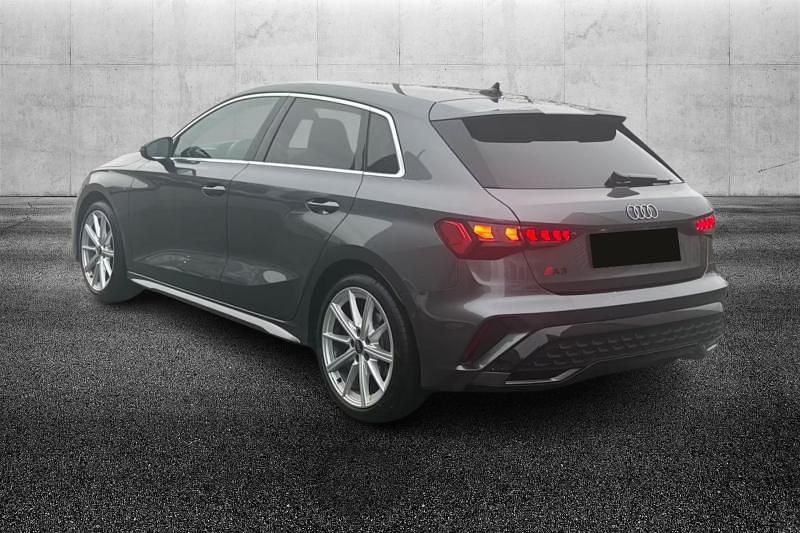 Usata Audi A3 e-tron S-Line 150 CV (110 kW) 2024 Grigio metallizzato Utilitaria