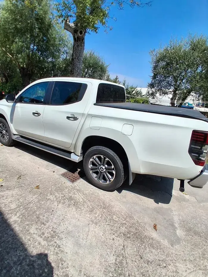 Usata Mitsubishi L200 150 CV (110 kW) 2022 Bianco Pick-up