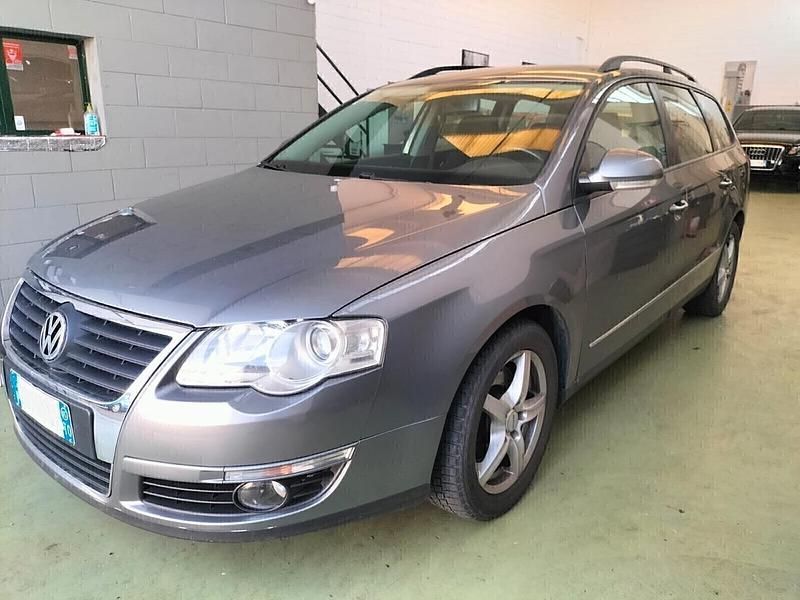 Usata VW Passat Comfortline 284 CV (208 kW) 2005 Grigio Station wagon