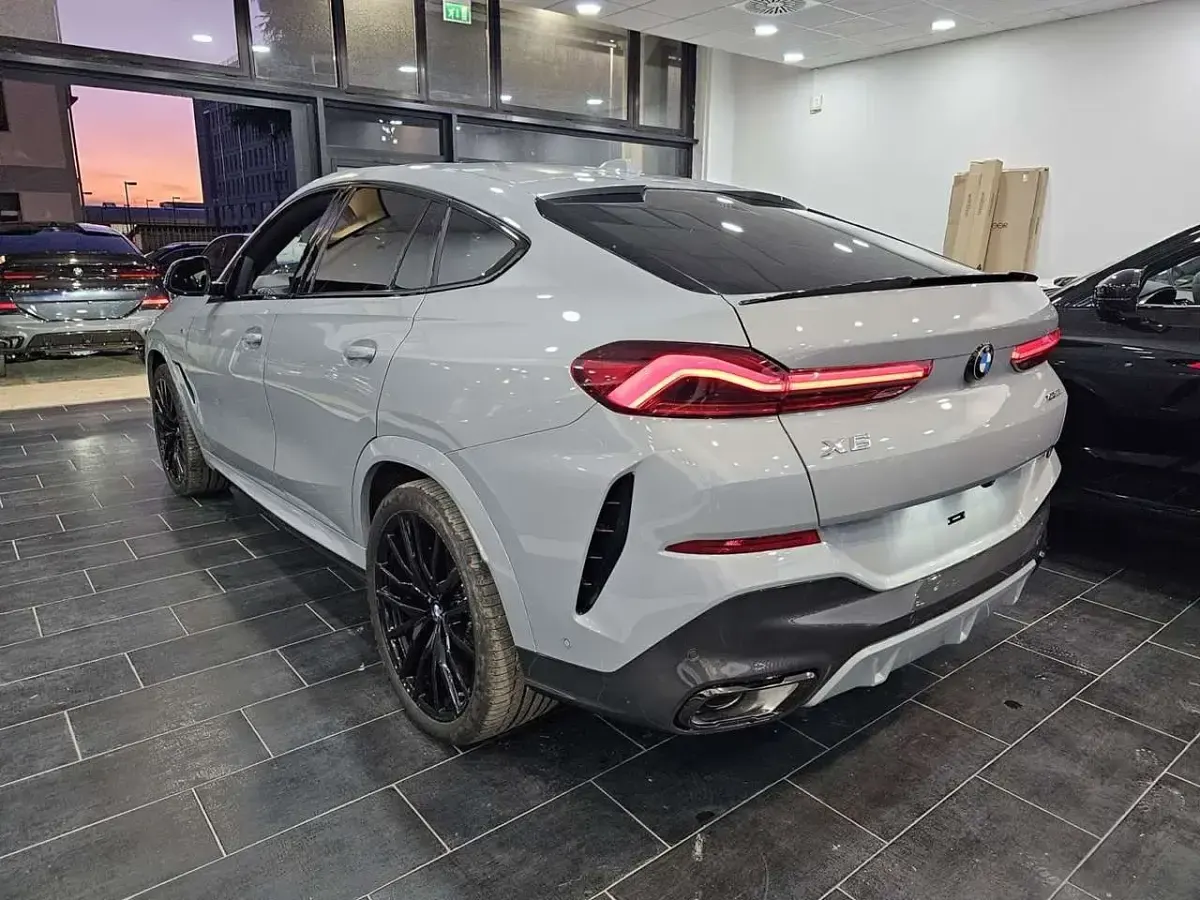 Usata BMW X6 M Sport 298 CV (219 kW) 2024 Brooklyn grey SUV