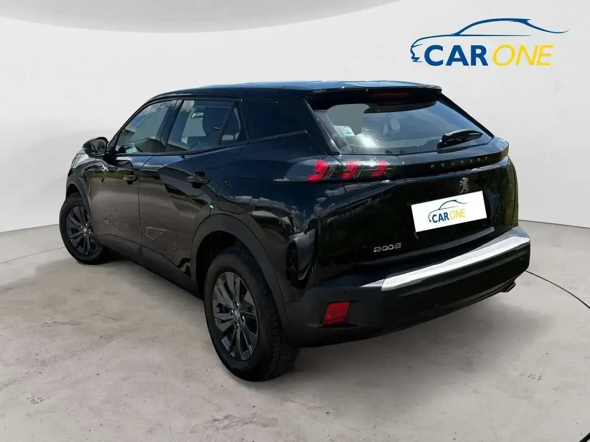 Usata Peugeot 2008 Active 110 CV (80 kW) 2021 Nero SUV
