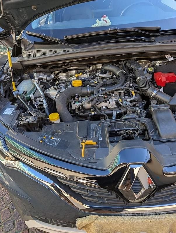 Usata Renault Captur 101 CV (74 kW) 2024 Blu SUV
