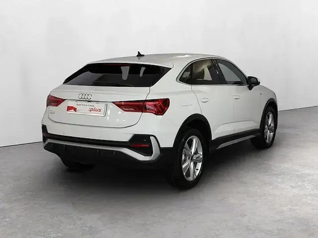 Usata Audi Q3 Sportback S-Line 150 CV (110 kW) 2024 Bianco ghiacciaio metallizzato SUV