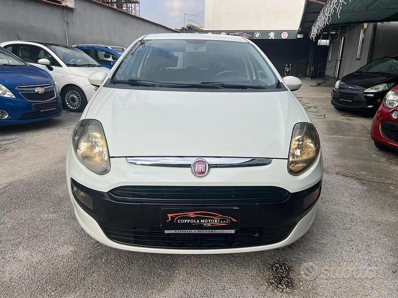 Usata Fiat Punto Evo Dynamic 69 CV (50 kW) 2011 Bianco Utilitaria