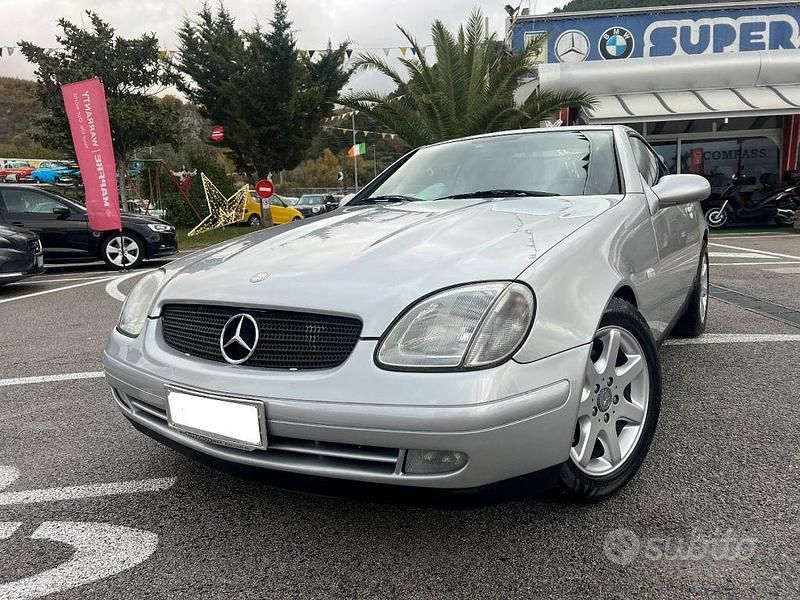 Usata Mercedes SLK200 192 CV (141 kW) 1997 Argento Cabrio