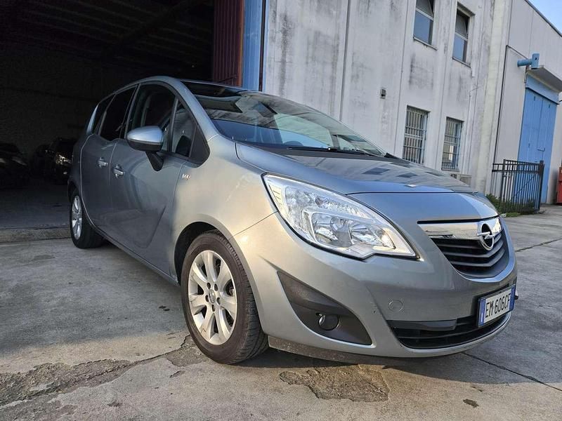 Usata Opel Meriva Cosmo 95 CV (69 kW) 2012 Argento Monovolume