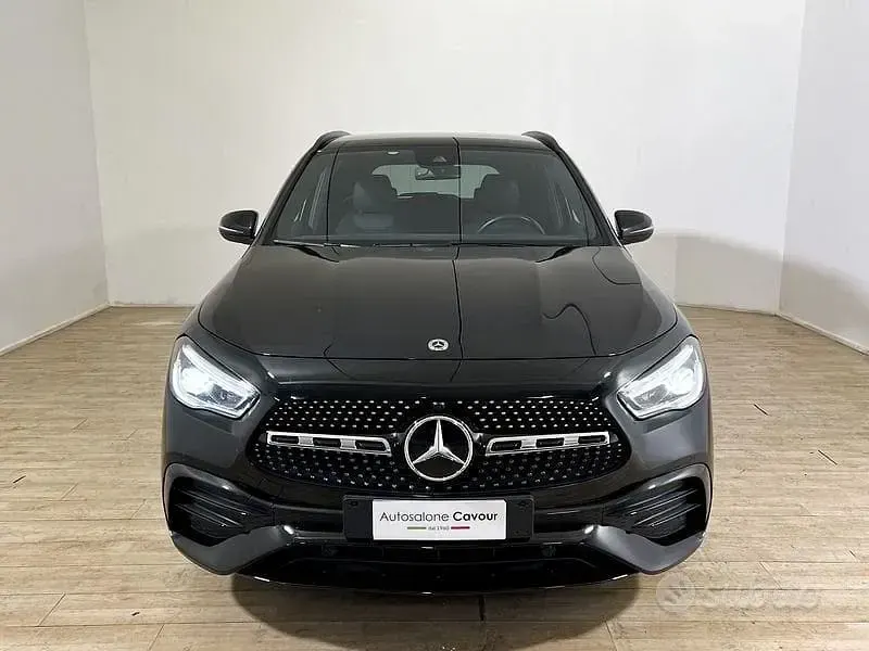 Usata Mercedes GLA180 Premium 136 CV (100 kW) 2023 Nero SUV