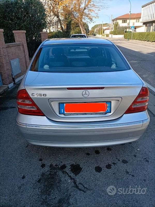 Usata Mercedes 180 2001 Grigio Berlina
