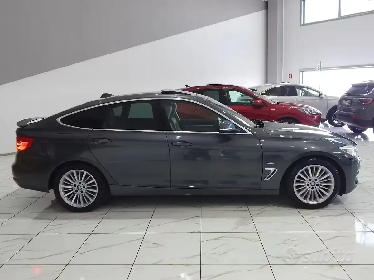 Usata BMW 320 Luxury Line 190 CV (139 kW) 2015 Grigio Berlina