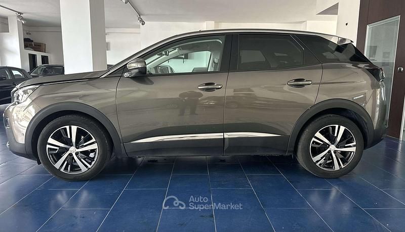 Usata Peugeot 3008 Allure 131 CV (96 kW) 2019 Gray SUV