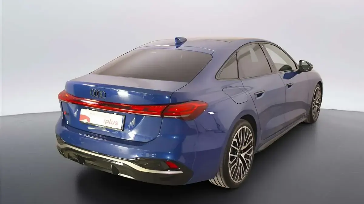Usata Audi A5 S-Line 204 CV (150 kW) 2025 Blu elettrico Berlina