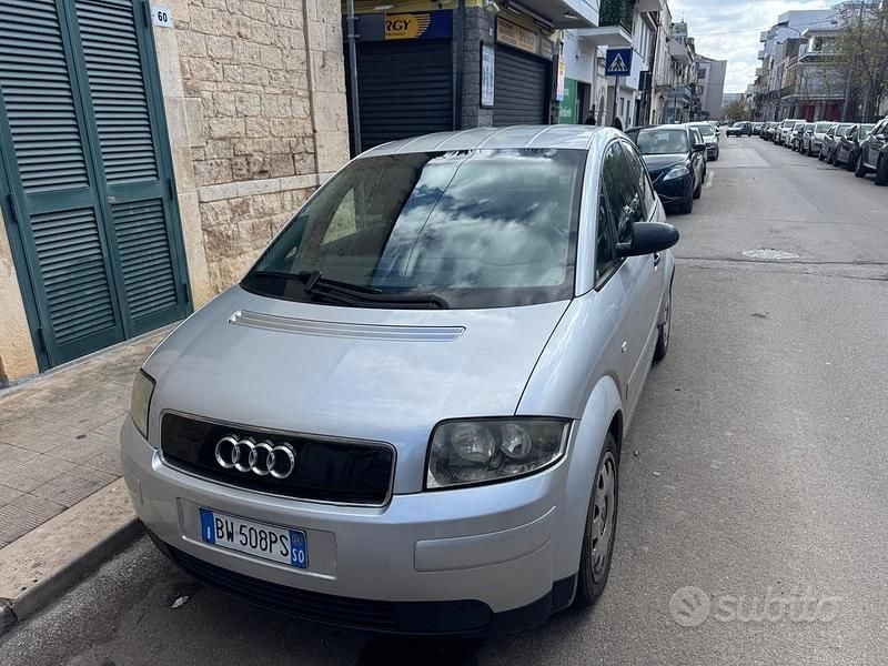 Usata Audi A2 75 CV (55 kW) 2001 Grigio Utilitaria