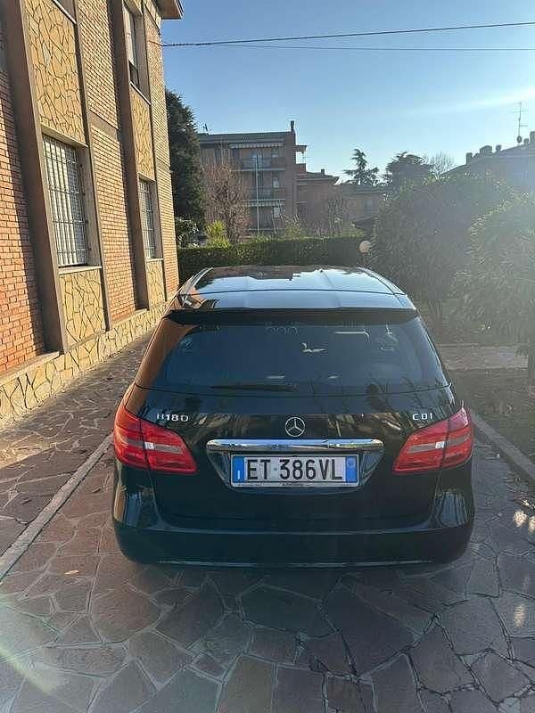 Usata Mercedes B180 Business 109 CV (80 kW) 2017 Monovolume