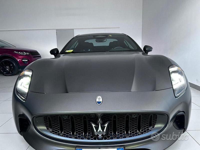 Usata Maserati Granturismo 559 kW (761 CV) 2024 Grigio Coupé