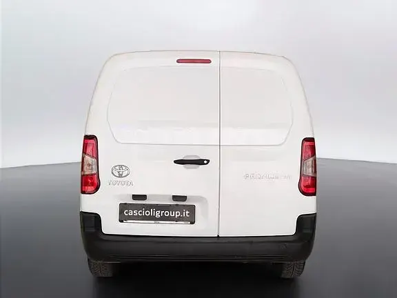 Usata Toyota Proace City Active 100 CV (73 kW) 2021 Bianco Monovolume