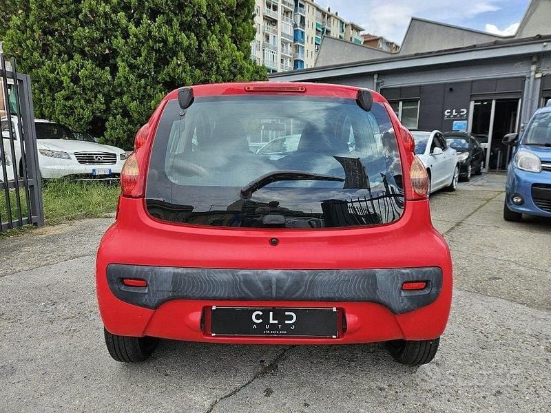 Usata Peugeot 107 Access 68 CV (50 kW) 2012 Rosso Utilitaria