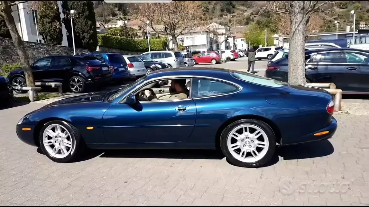Usata Jaguar XK8 284 CV (208 kW) 2002 Blu Coupé
