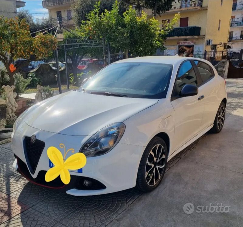 Bianco Usata 2017 Alfa Romeo Giulietta Super Due volumi | 11.500 € (Buon prezzo) - Immagine 1/4