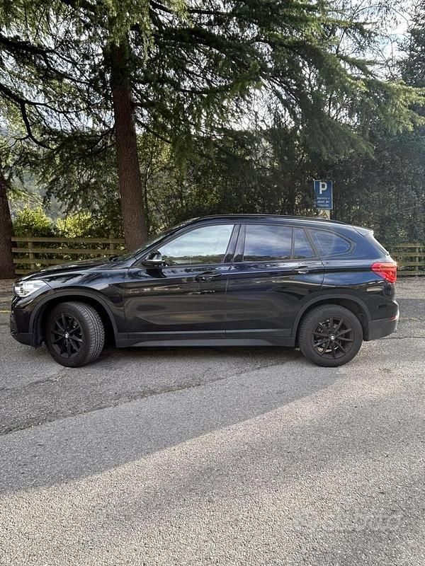 Usata BMW X1 150 CV (110 kW) 2019 Nero SUV