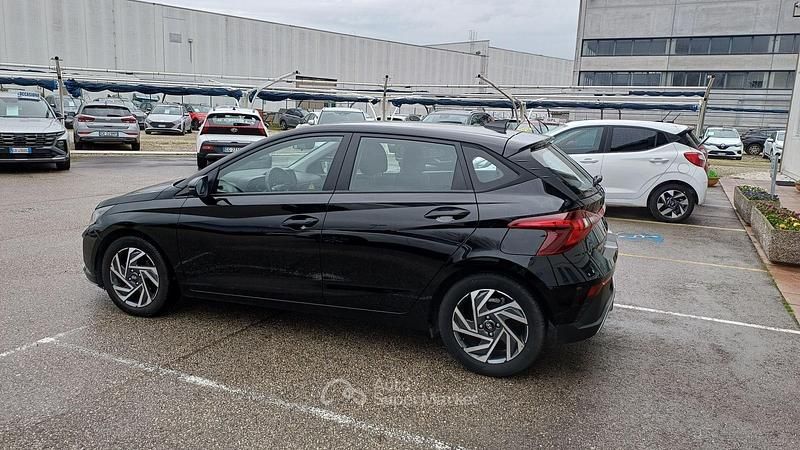 Usata Hyundai i20 84 CV (61 kW) 2024 Nero Utilitaria