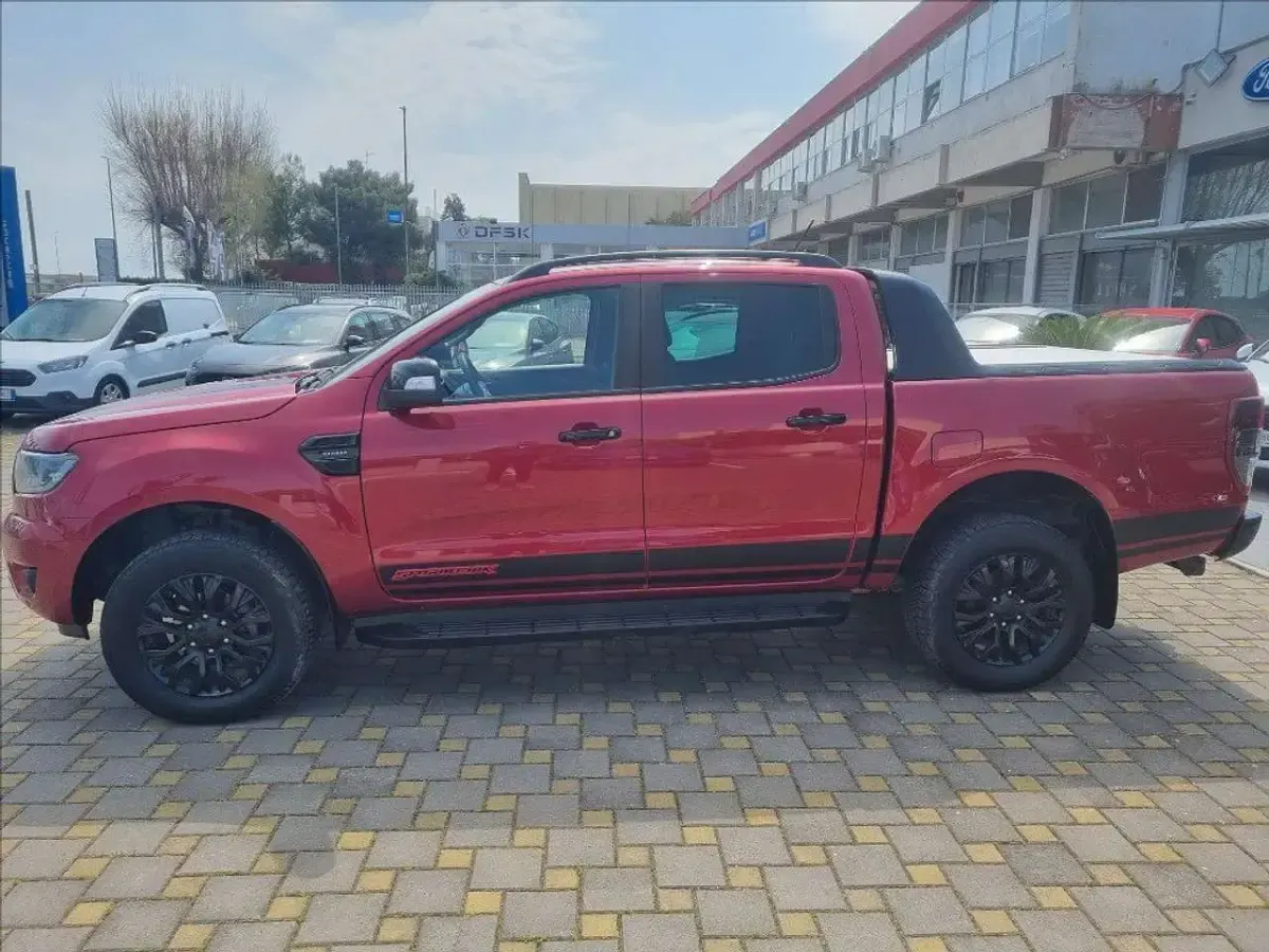 Usata Ford Ranger 213 CV (156 kW) 2022 Rosso metallizzato Pick-up