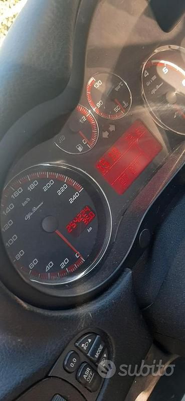 Usata Alfa Romeo 147 Progression 120 CV (88 kW) 2007 Rosso Utilitaria
