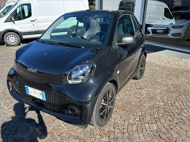 Usata Smart ForTwo Electric Drive Passion 60 kW (82 CV) 2022 Nero pastello Cabrio