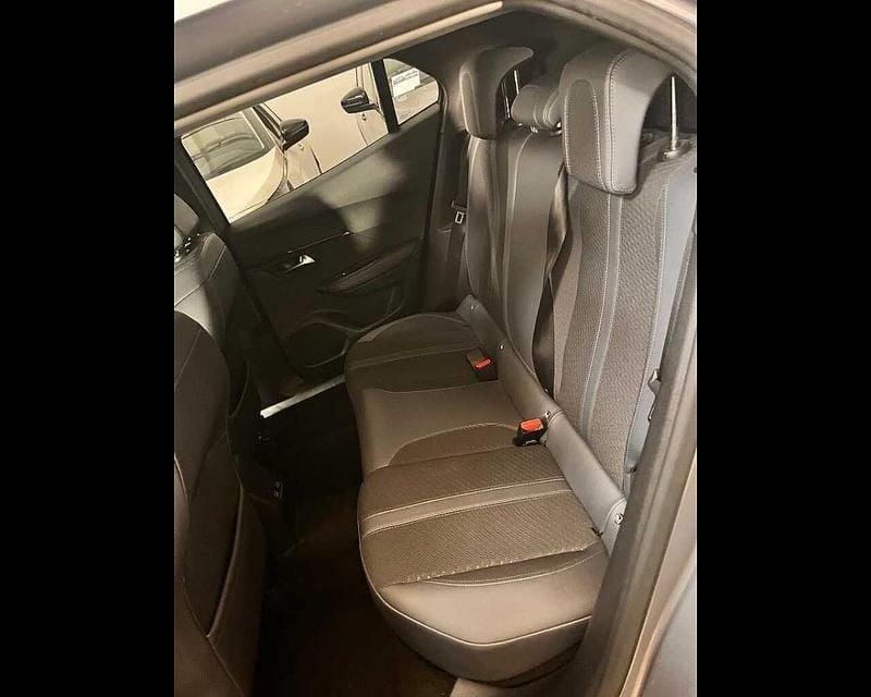 Usata Peugeot 2008 Allure 131 CV (96 kW) 2021 Grigio SUV