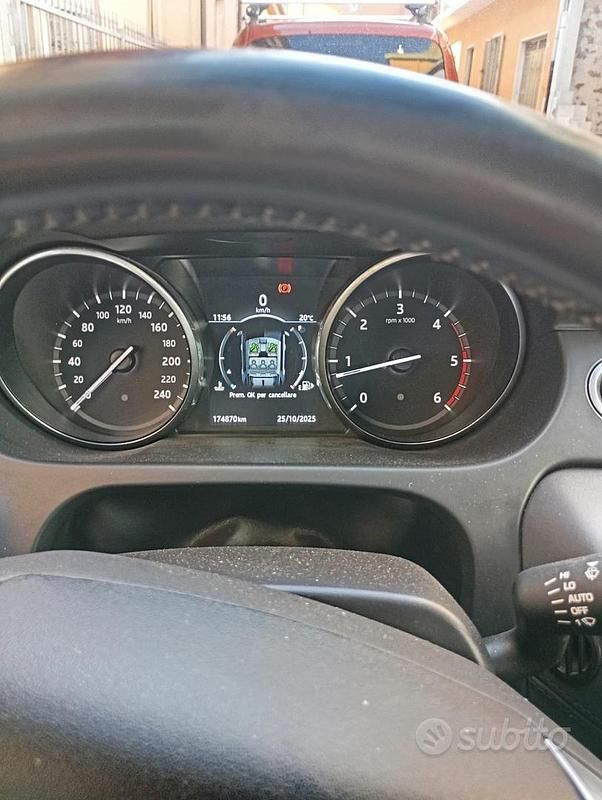 Bianco Usata 2016 Land Rover Discovery 4 SUV | 15.000 € (Buon prezzo) - Immagine 1/4