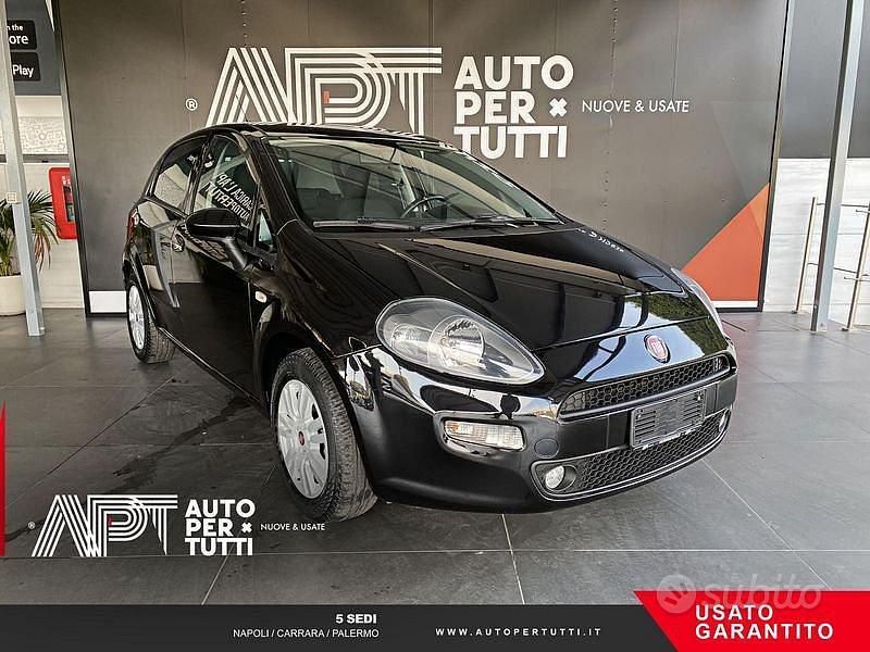 Usata Fiat Punto Street 69 CV (50 kW) 2018 Nero Berlina